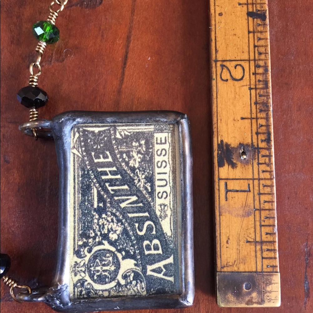 Absinthe Victorian empherma glass necklace - Picture 9 of 10